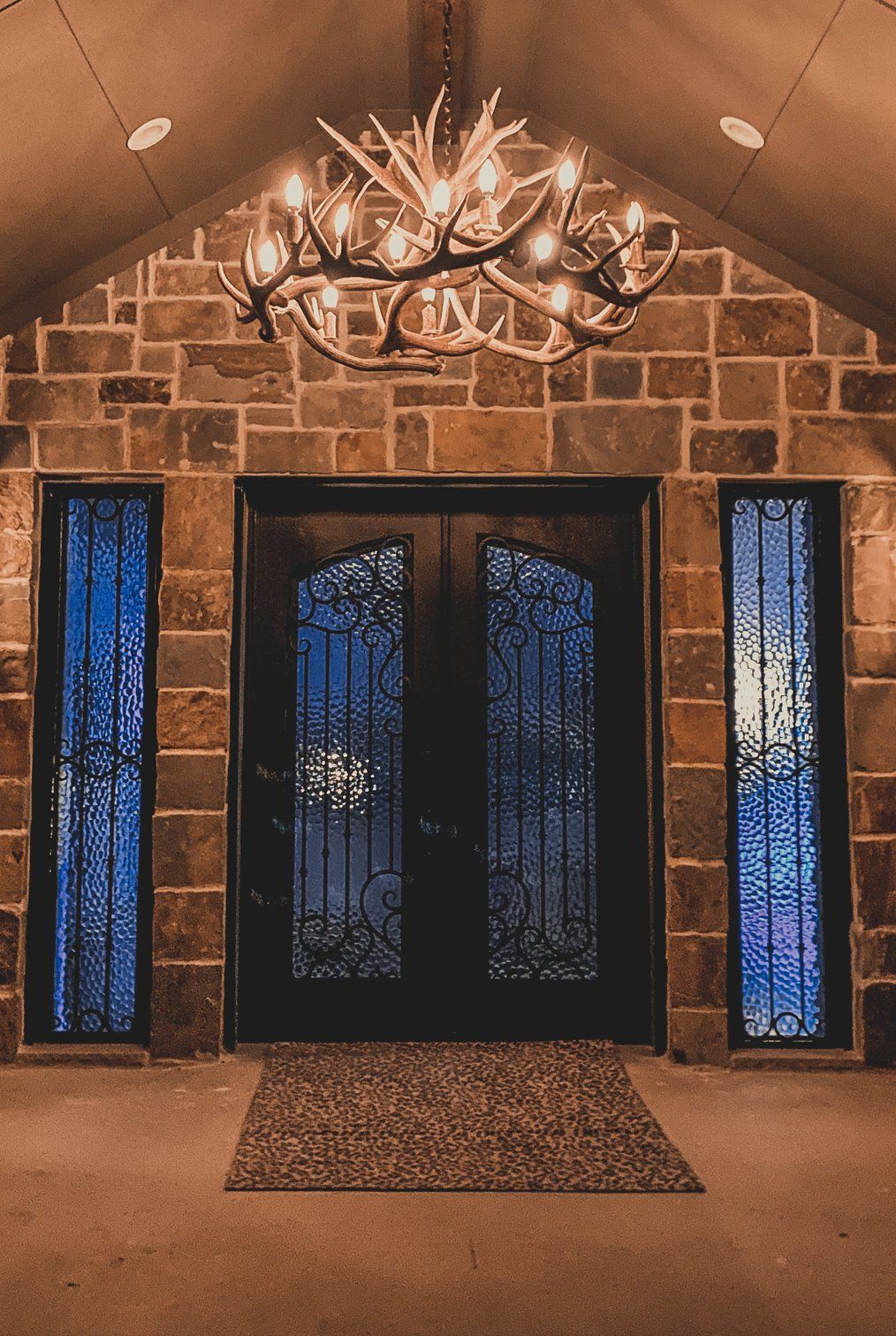 antler chandelier in an entryway