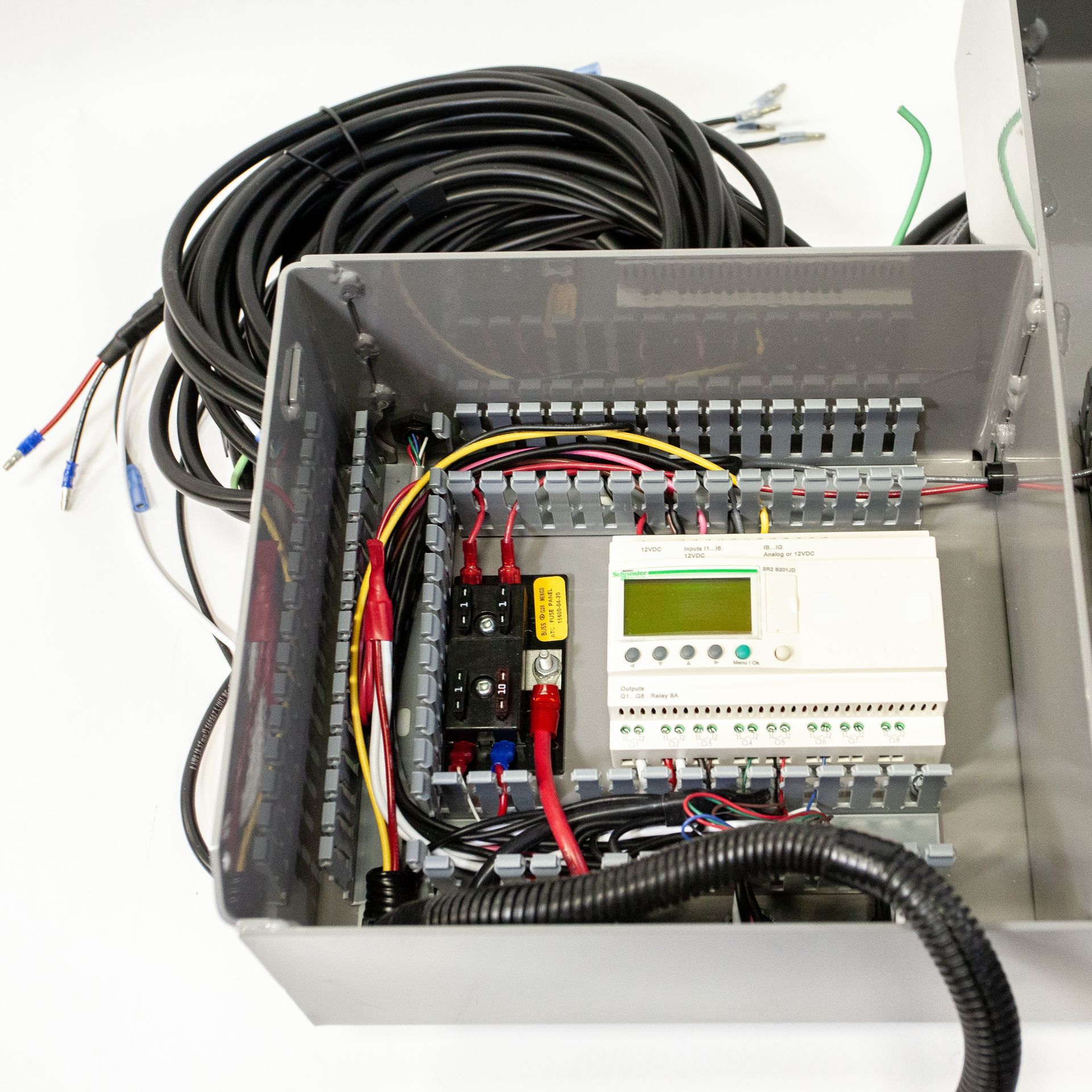A black cord with a switch on top of it