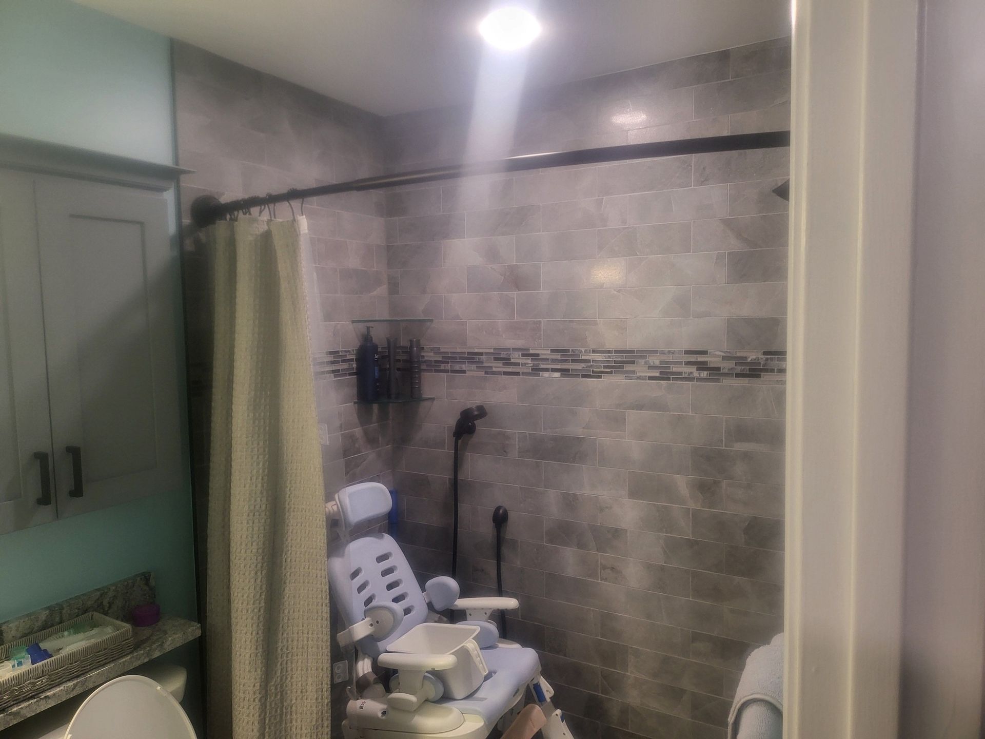 CURBLESS SHOWER
