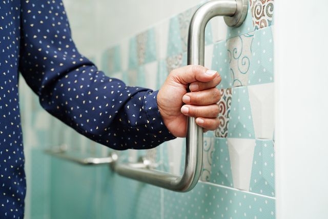 grab bars for bathroom