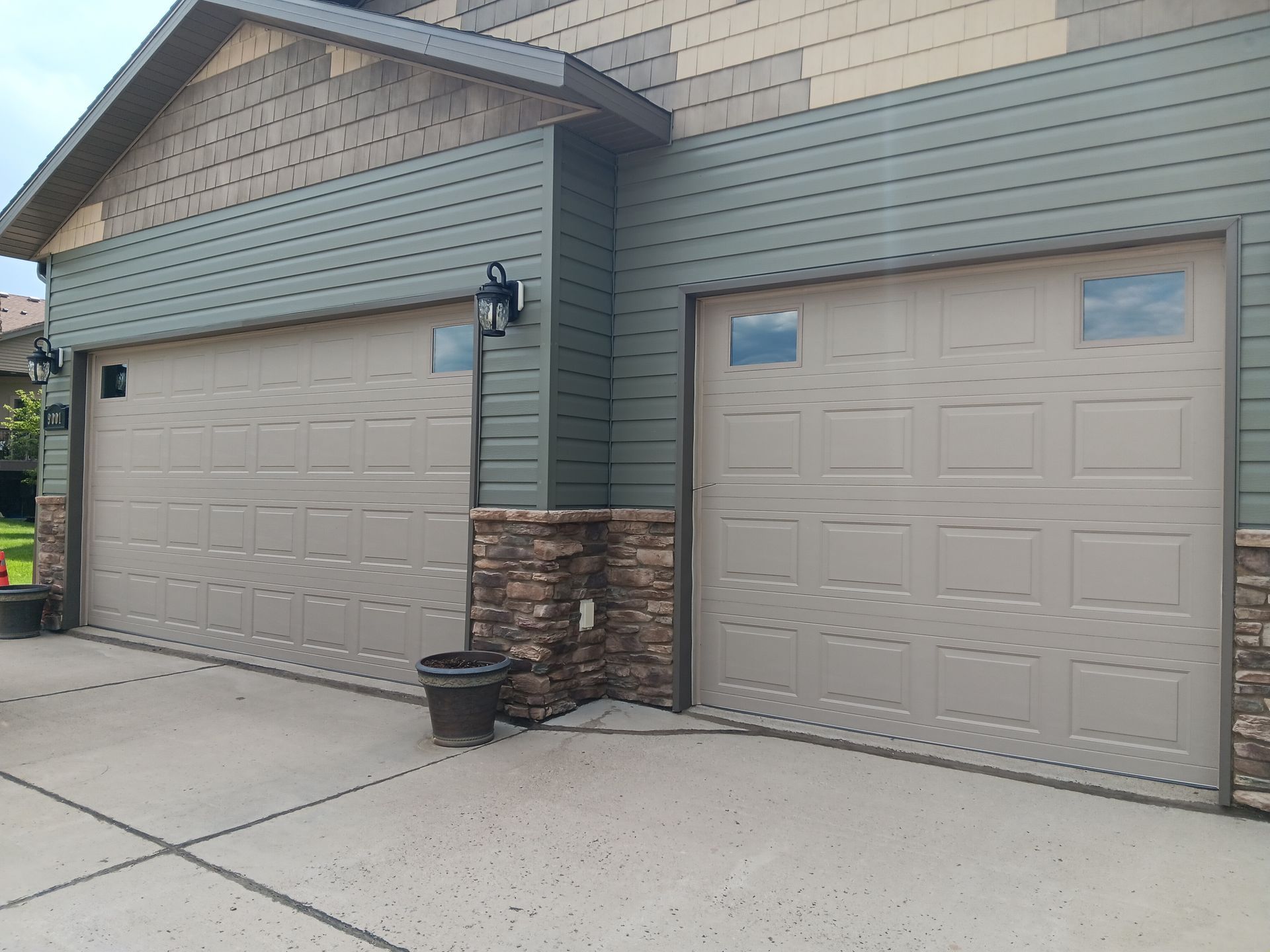 home or house garage door repair Bismarck
