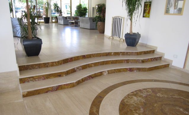 Pavimenti a Rimini per interni in marmo