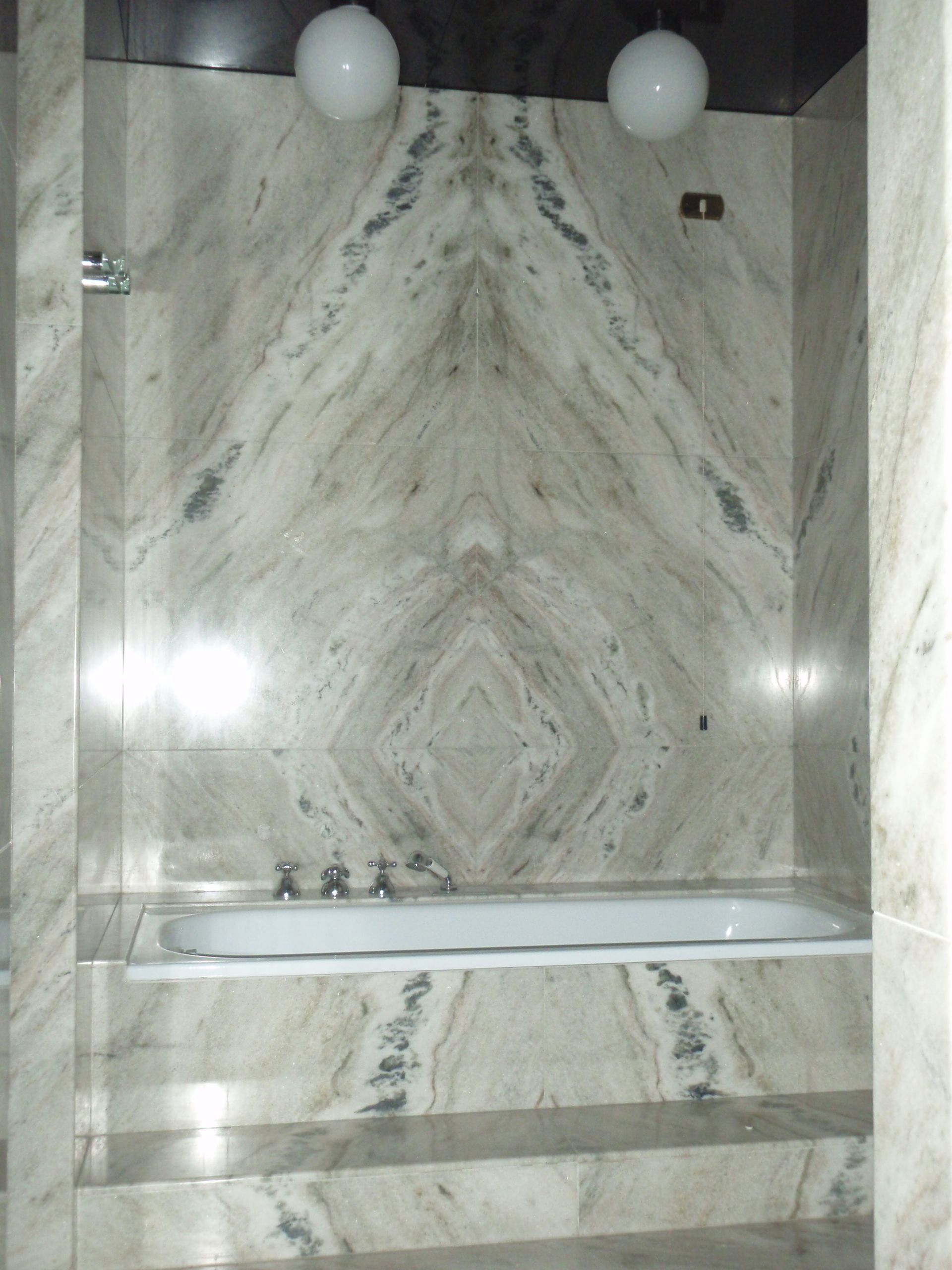 Rivestimento per il bagno in marmo
