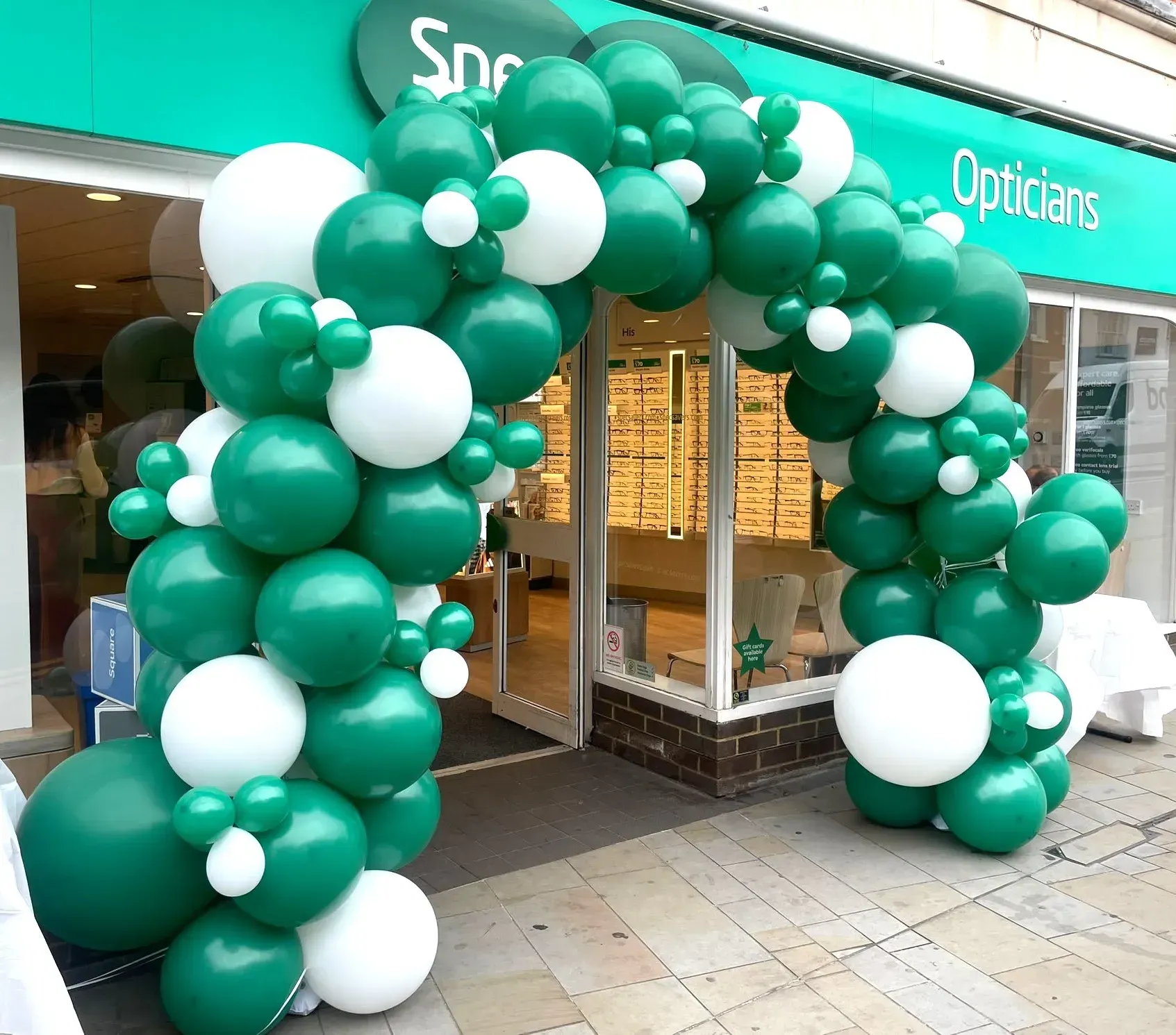 Specsavers Balloon Arch