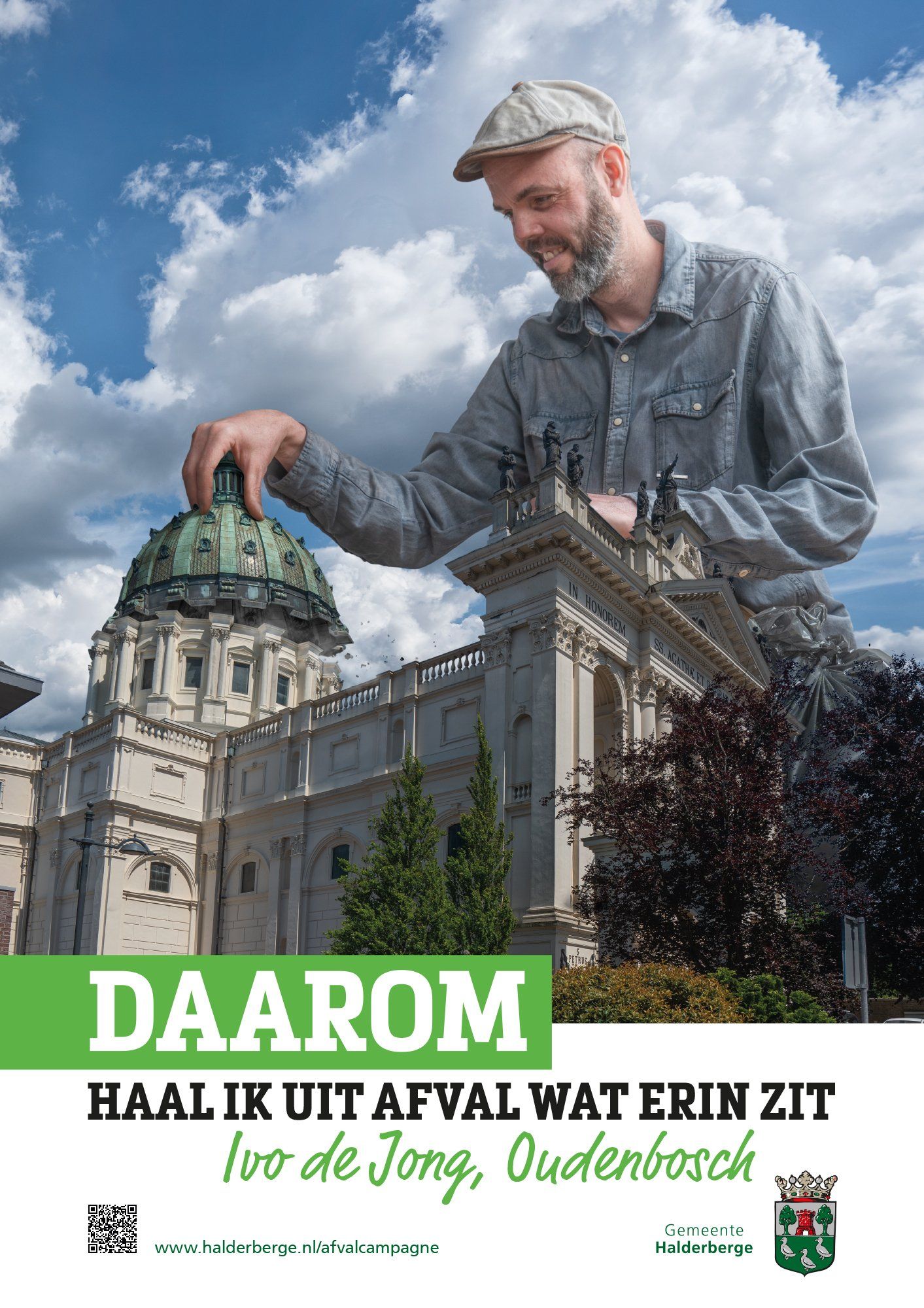 Een man staat voor een groot gebouw.