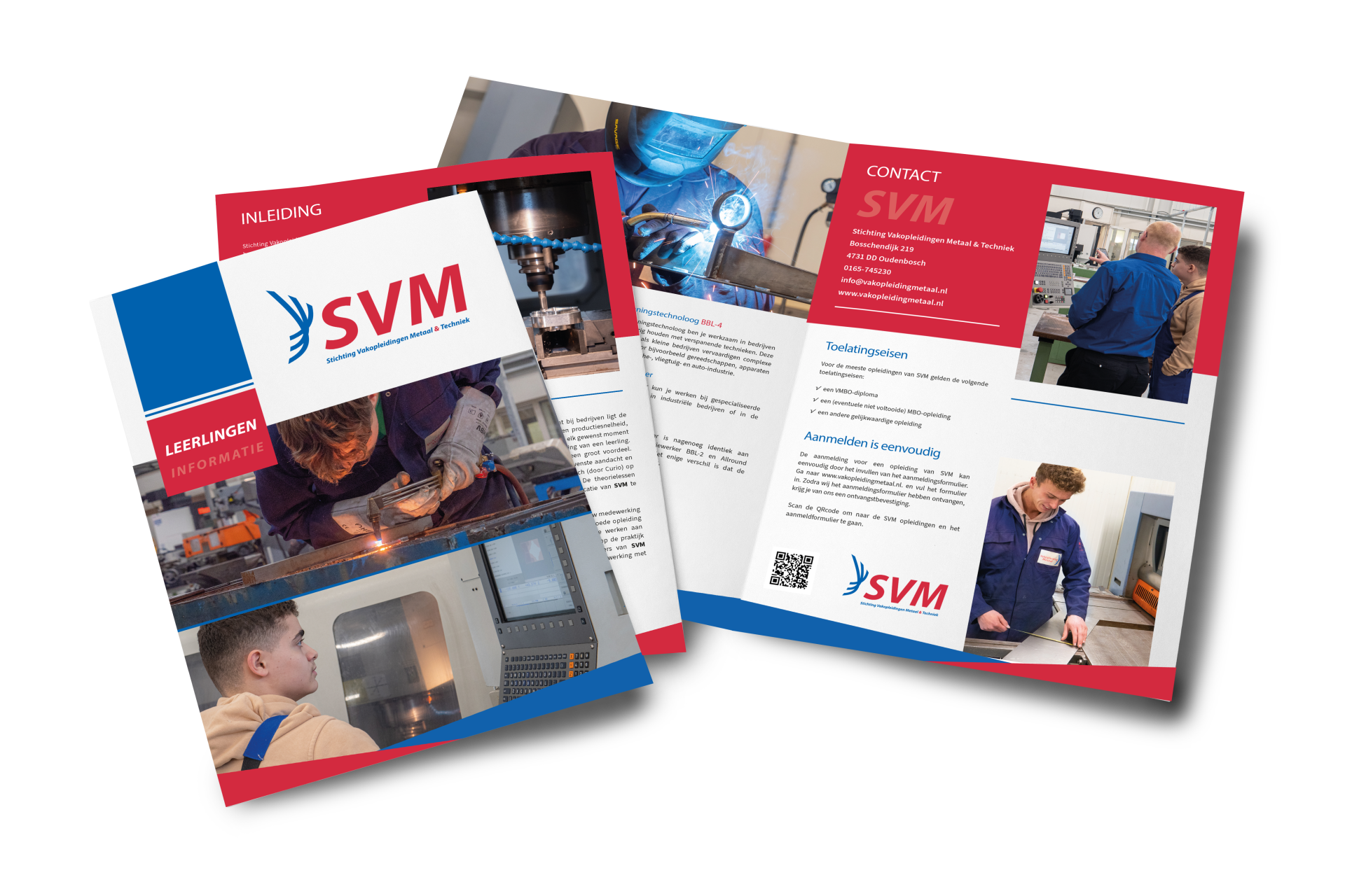 Een paar brochures naast elkaar op een tafel.