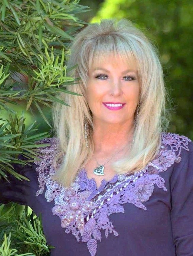 Pamela Reynolds Headshot-Bluffton, SC-Pamela's Design Creations Pamela Reynolds Headshot-Bluffton, SC-Pamela's Design Creations