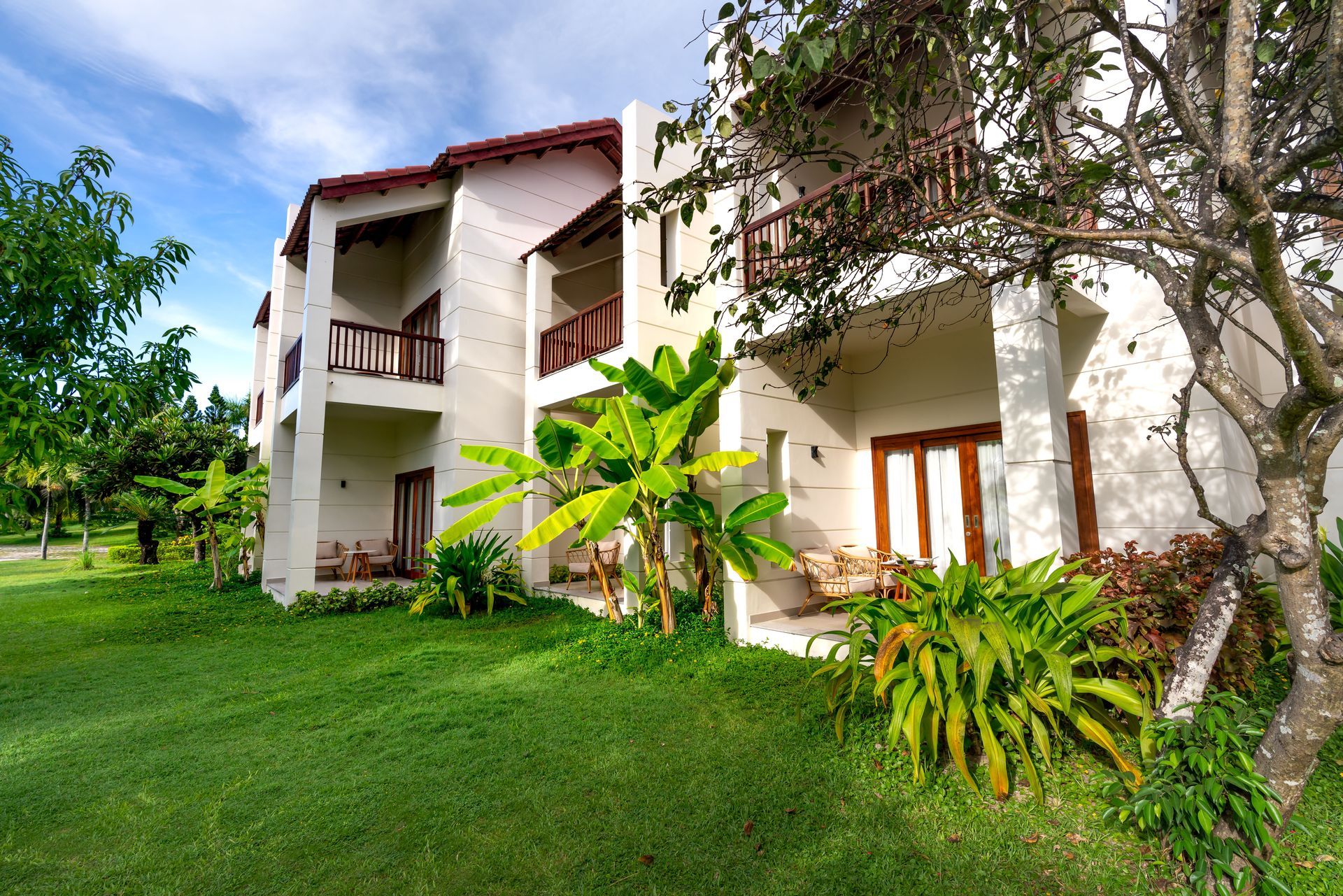 Commercial lawn maintenance at an apartment and multi-family property