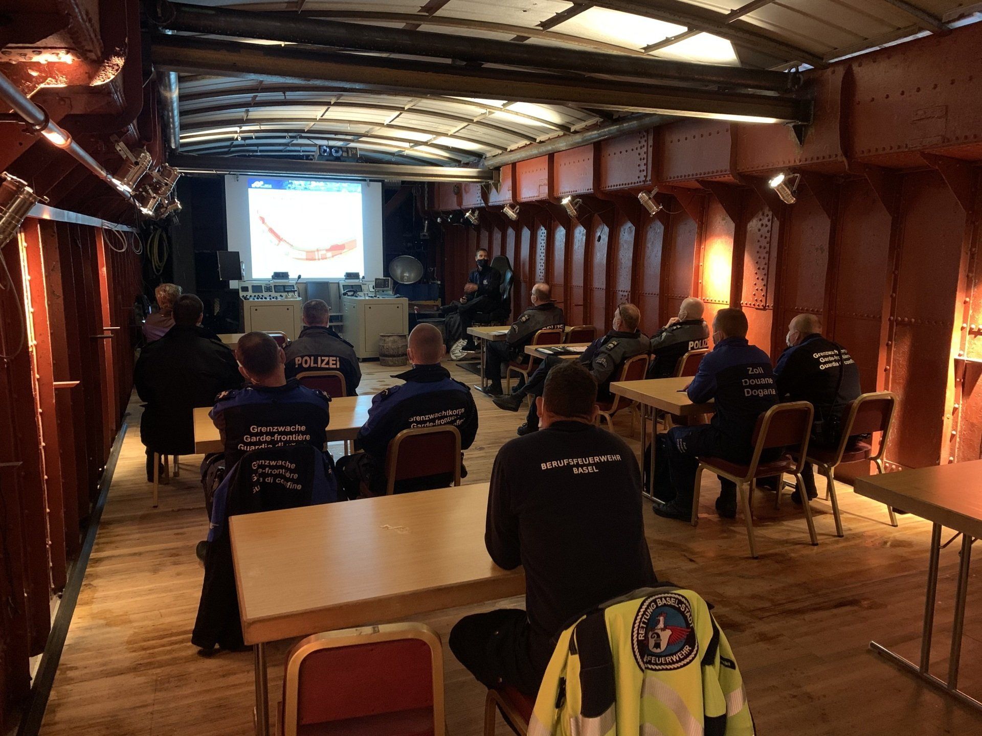 Lotsenschulung, Workshop auf der Erlebnislocation im Wasser
