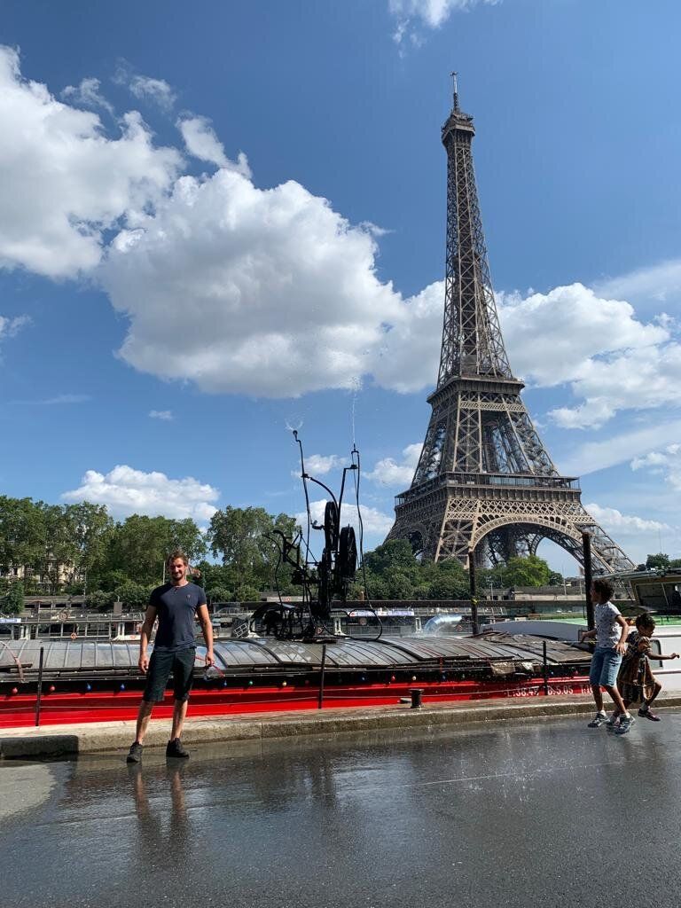 Die MS Evolutie auf Tournee in Paris