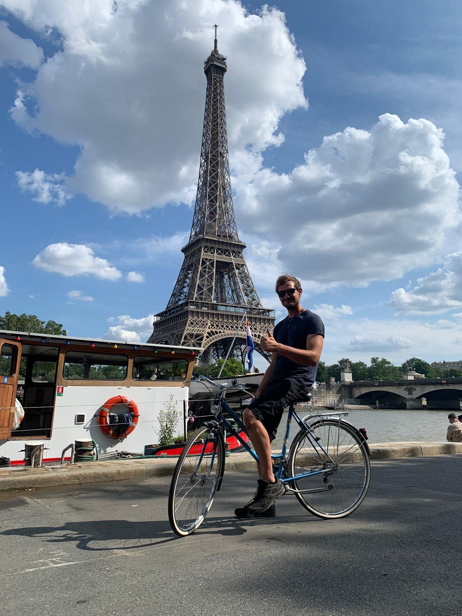 Die MS Evolutie auf Tournee in Paris