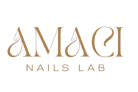 Logo AMACI NAILS LAB in oro su sfondo bianco
