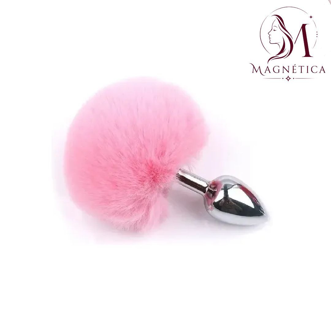 Tapón rosa esponjoso con punta cromada sobre fondo blanco