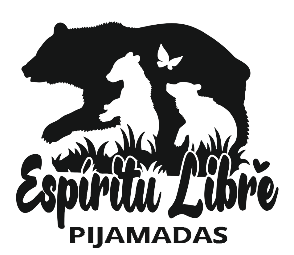 Silueta de oso negro con dos cachorros blancos, mariposa, hierba y el texto 