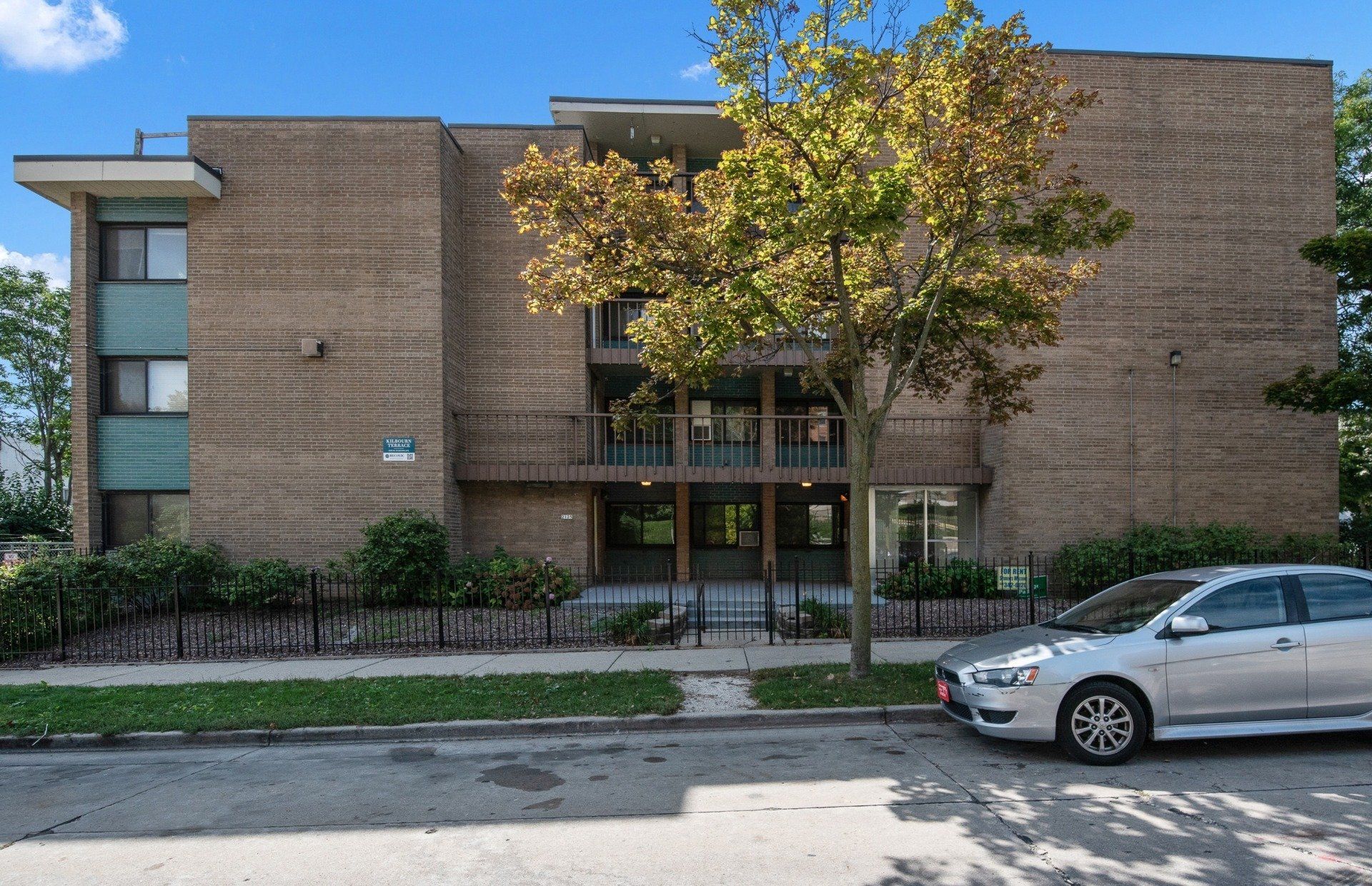 2125 W. Kilbourn
