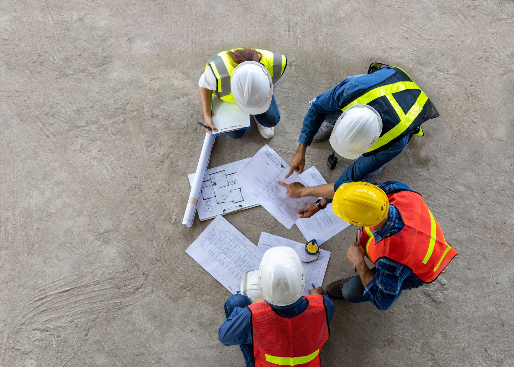 Meeting At The Construction Site — Saint Louis, MO — Diestelkamp LLC