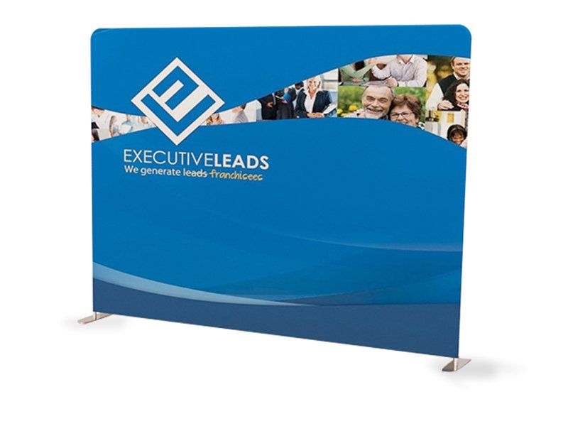 A blue banner with executiveleads written on it