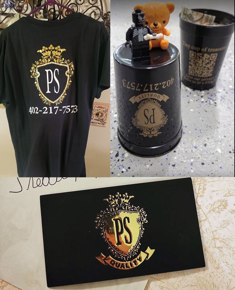 A black t-shirt with the word ps on it