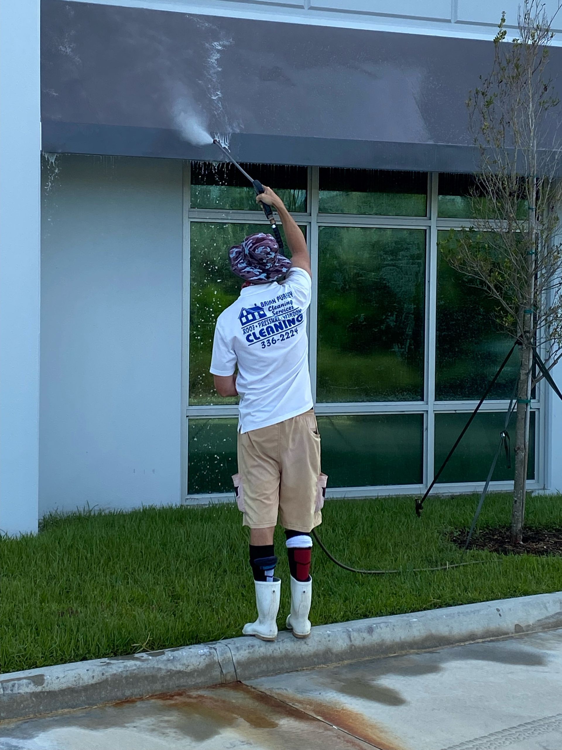 Man Doing His Work — Palm City, FL — Brian Purkey Cleaning Services