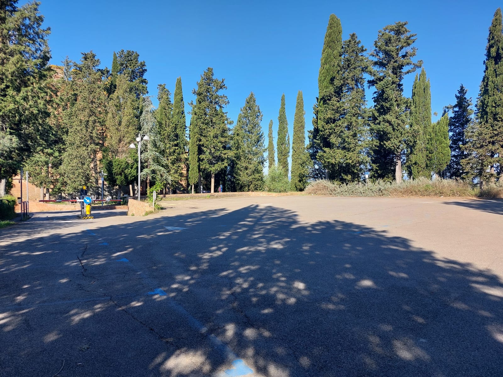 parcheggio abbazia