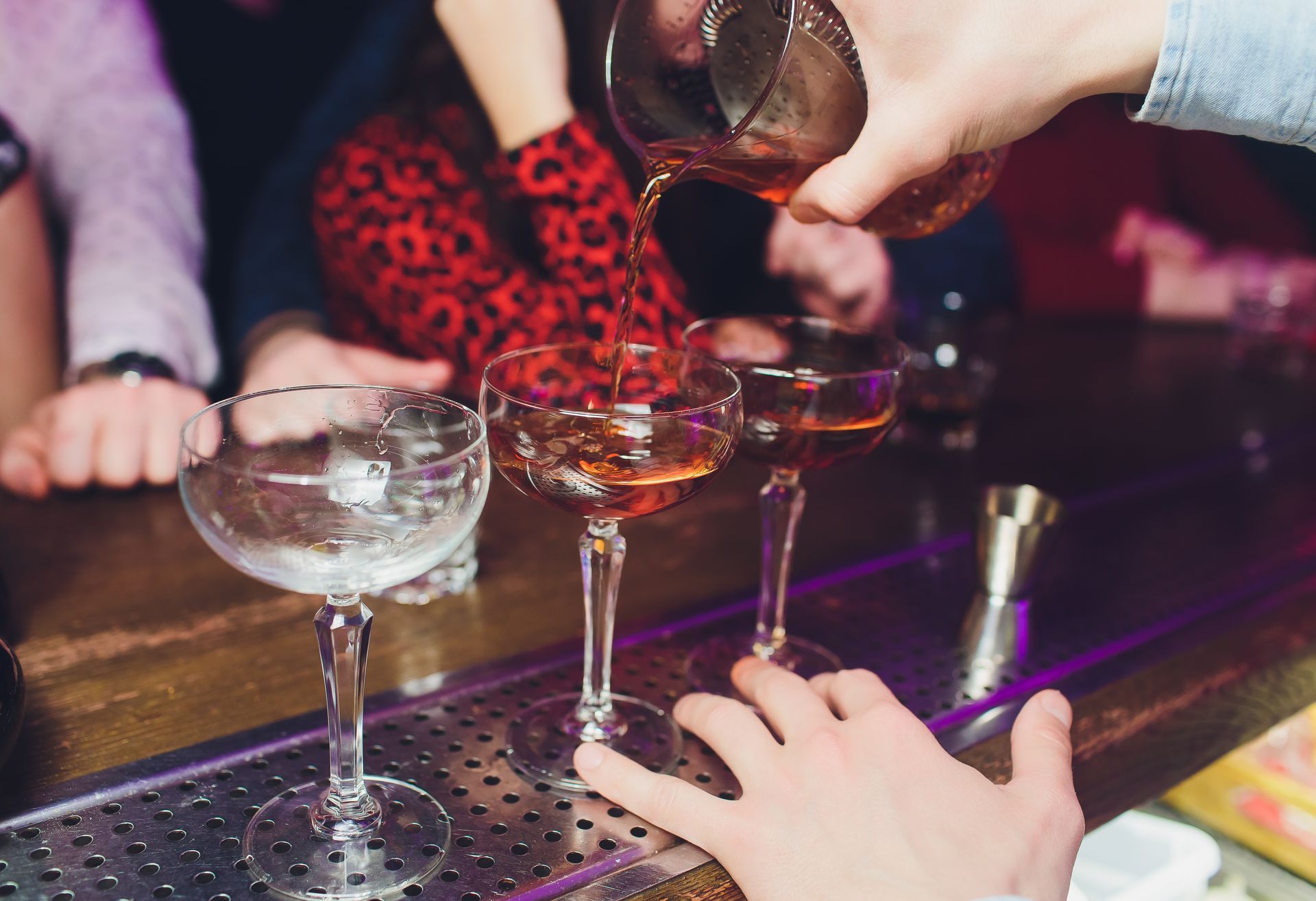 Cocktail making masterclass for hen parties, birthdays UK