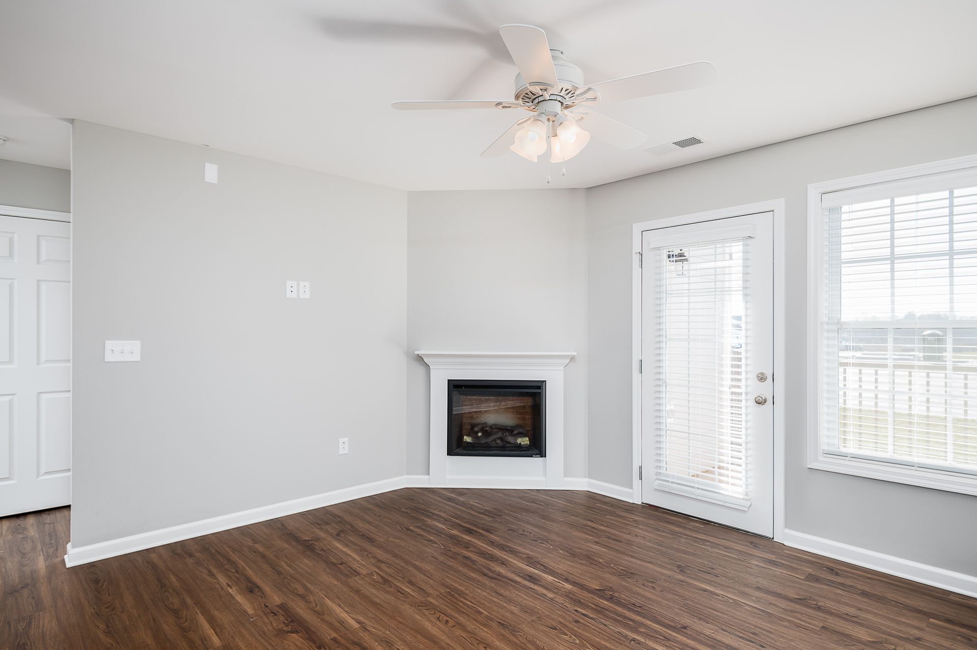 photo gallery of interior apartment photos