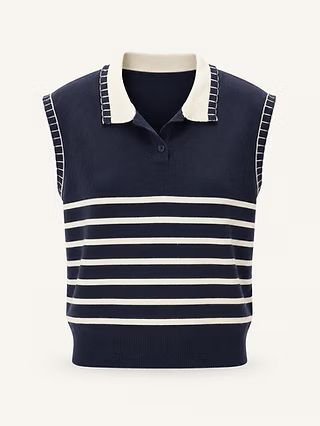 Polo sin mangas a rayas azul marino y blancas con cuello blanco sobre fondo liso.