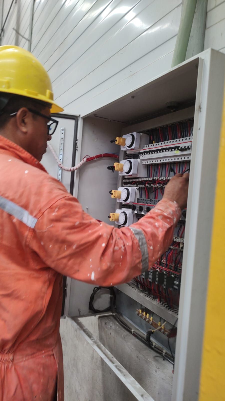 MANTENIMIENTO, CONSTRUCCIÓN Y CLIMAS CMYC  