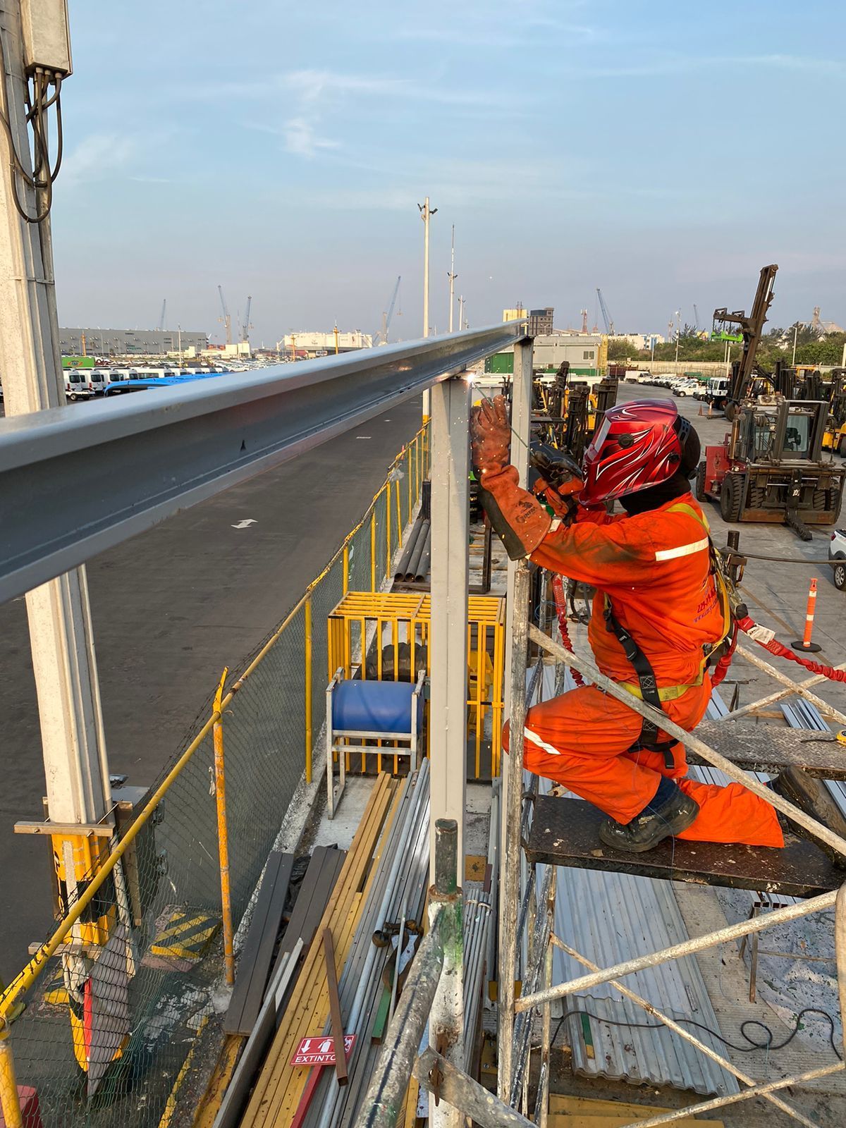 MANTENIMIENTO, CONSTRUCCIÓN Y CLIMAS CMYC  