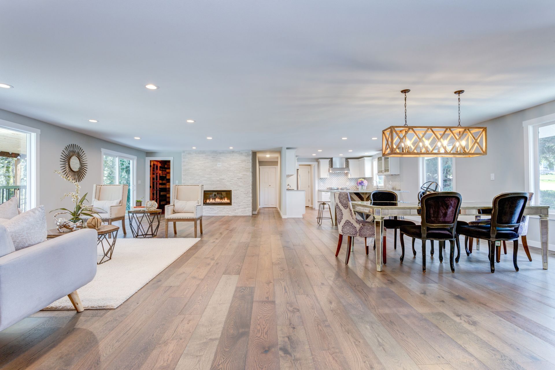 Luxury vinyl plank LVP installation in Glencoe Illinois, Lake Cook Hardwood and Flooring completing waterproof vinyl plank floor installation in Glencoe IL residential property
