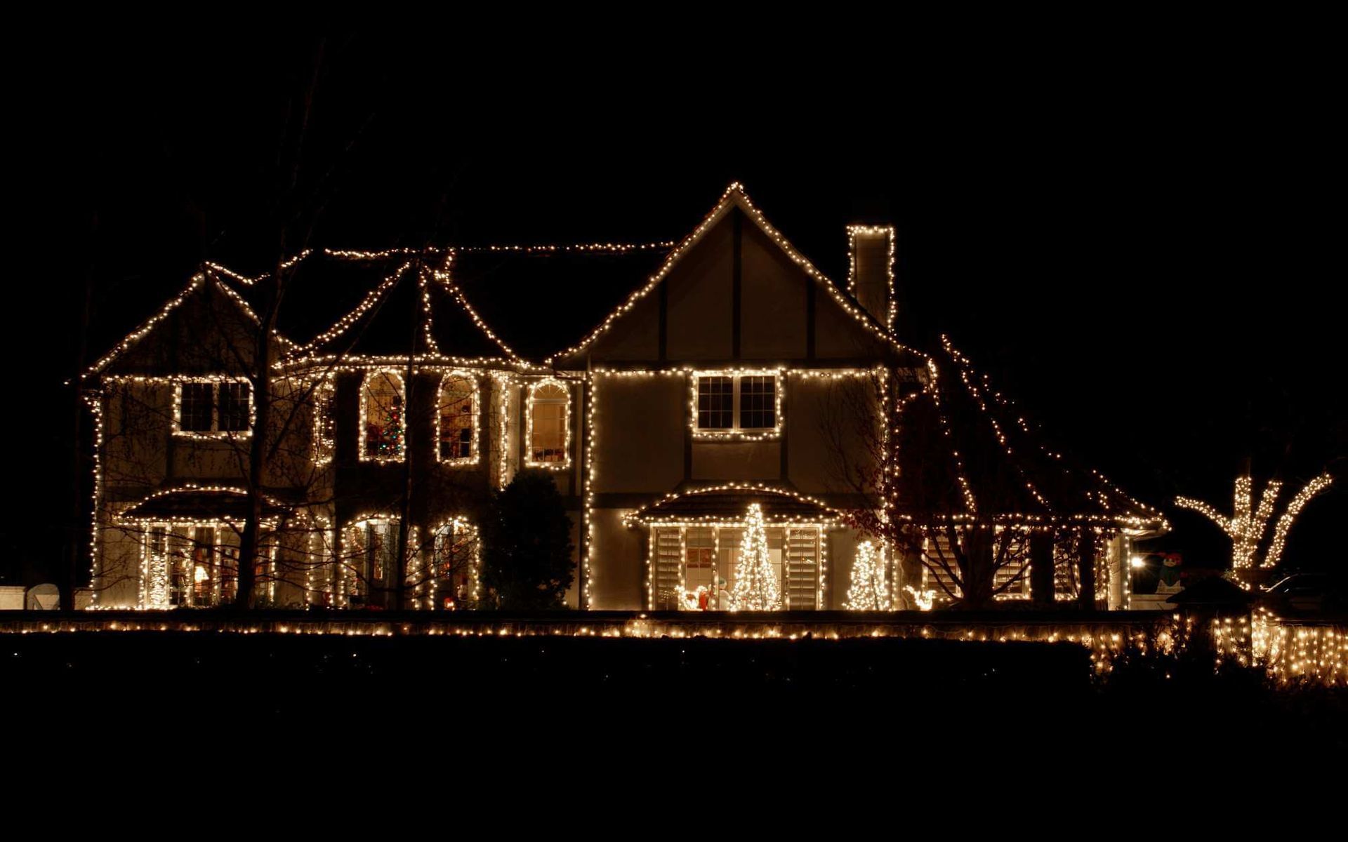 Christmas lights outdoor installation
