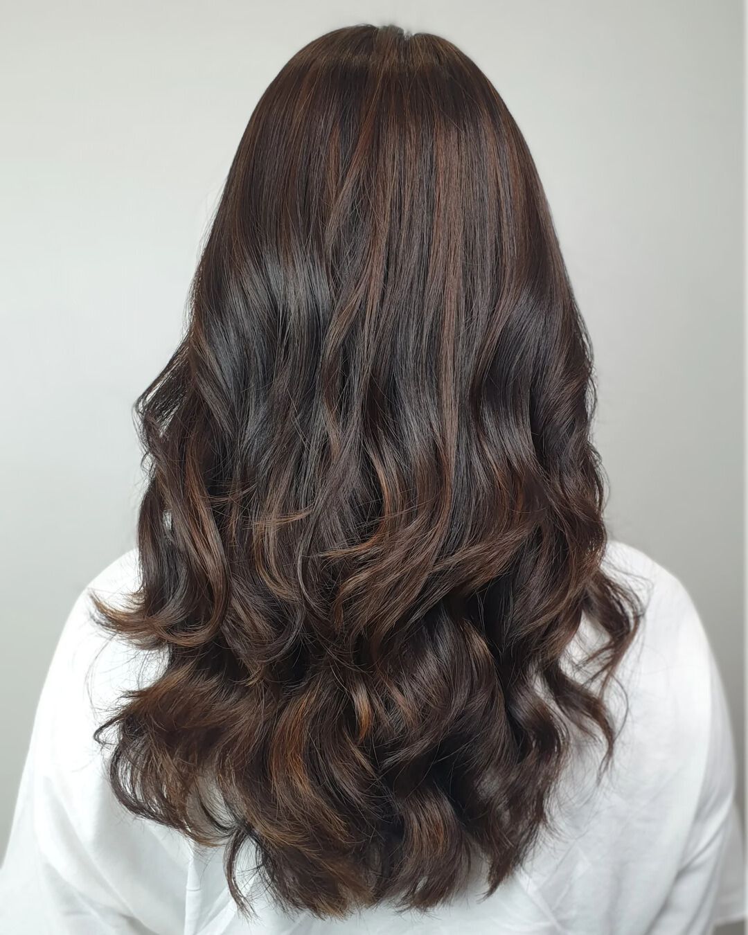 A photo of a non-bleach Chestnut brown hair color