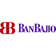 Logotipo de BanBajo con letras rojas y moradas sobre un fondo blanco.