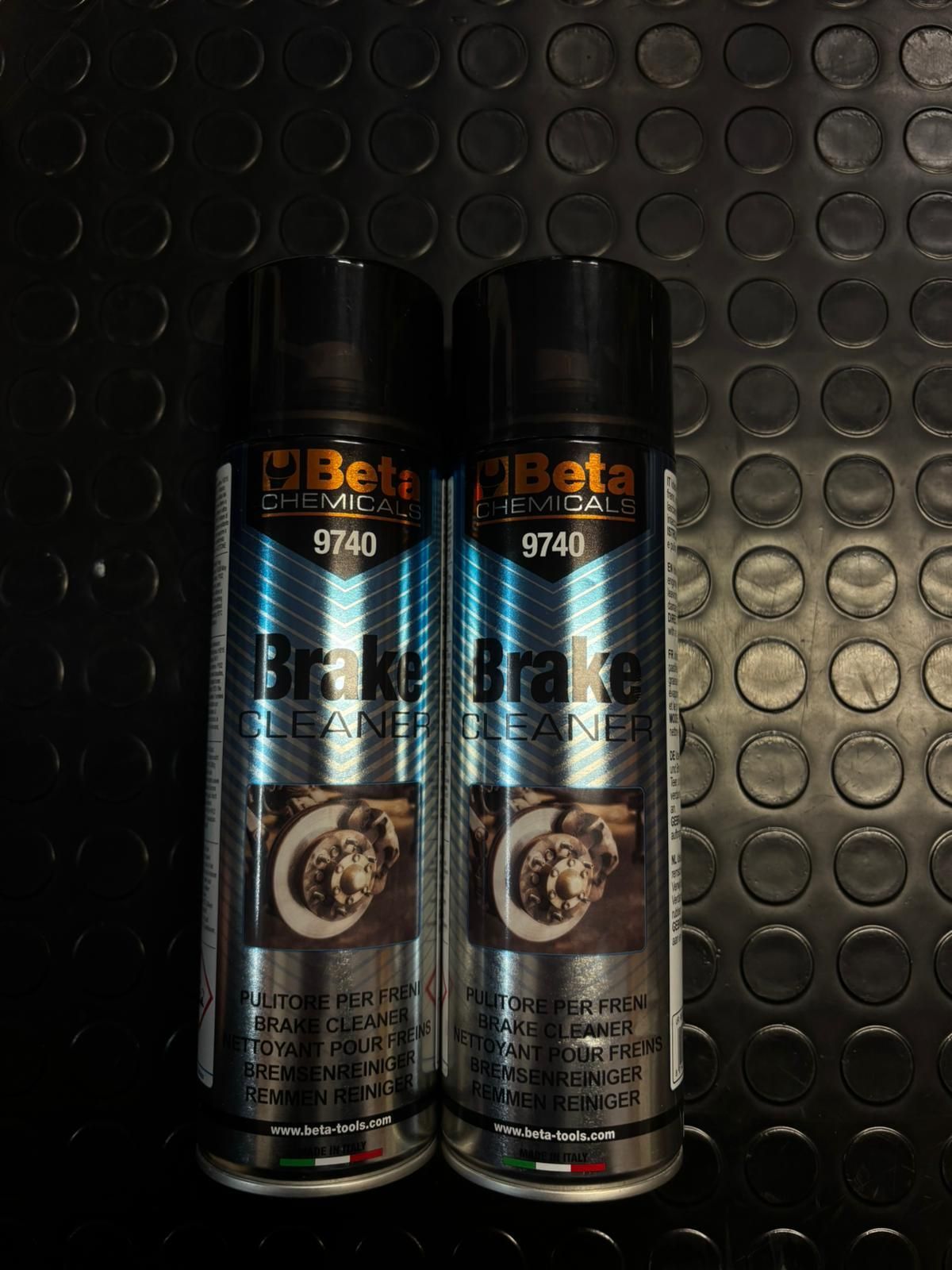 € 3,00 + IVA
PER ORDINI SUPERIORI A 12 PZ € 2,80 +IVA