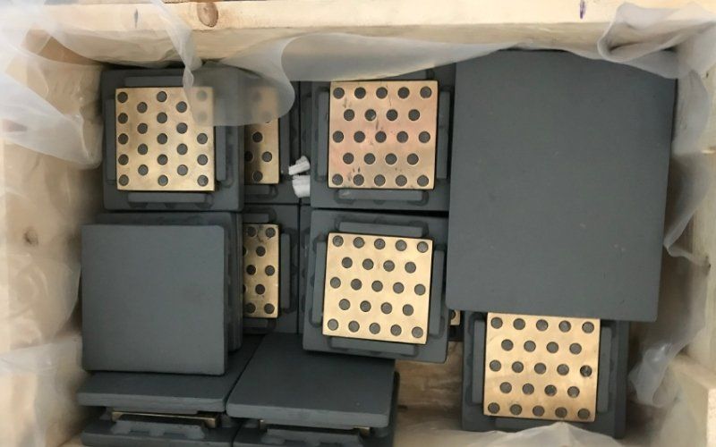 Sliding plates