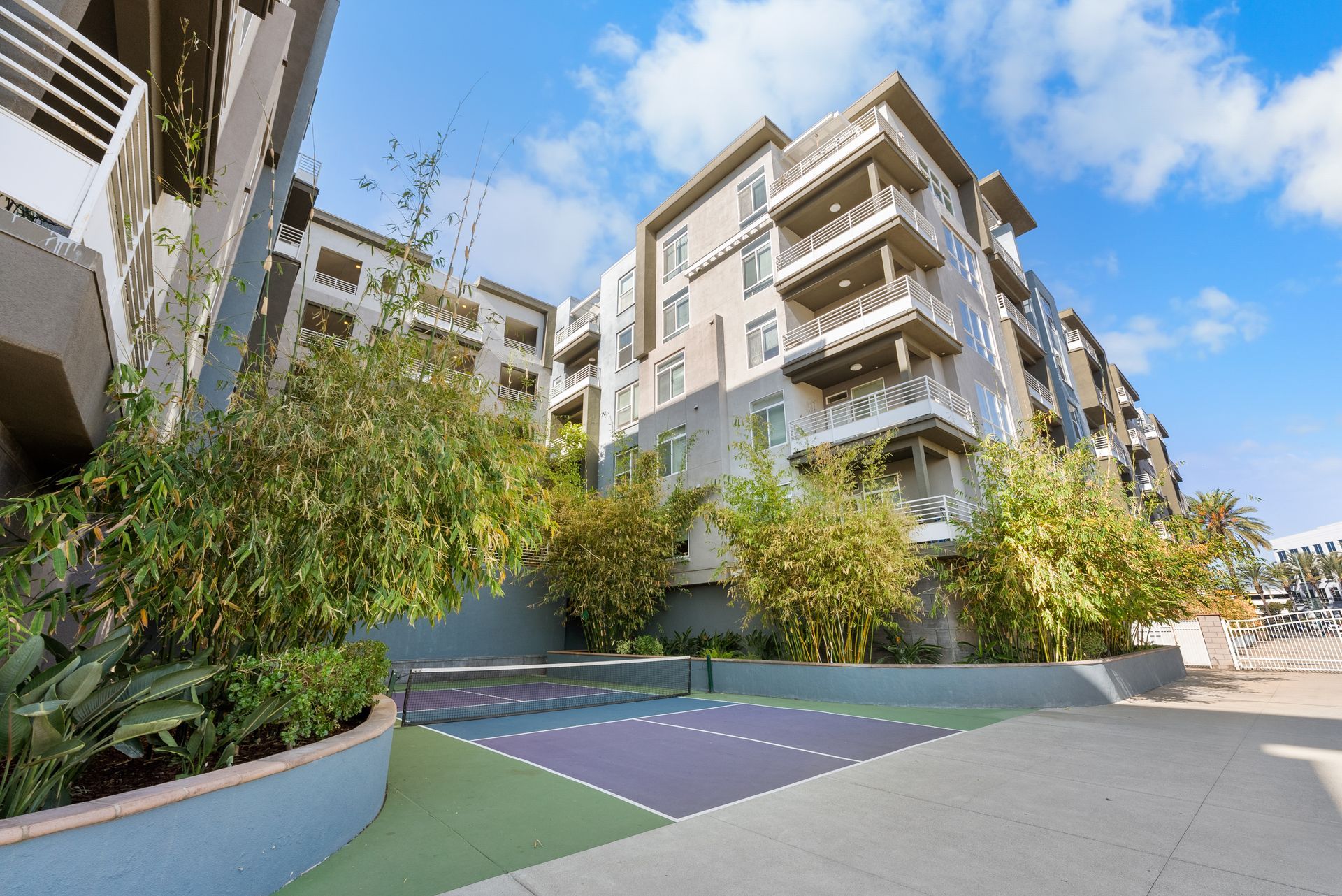 Sliding Photo Gallery Displaying Community Amenities