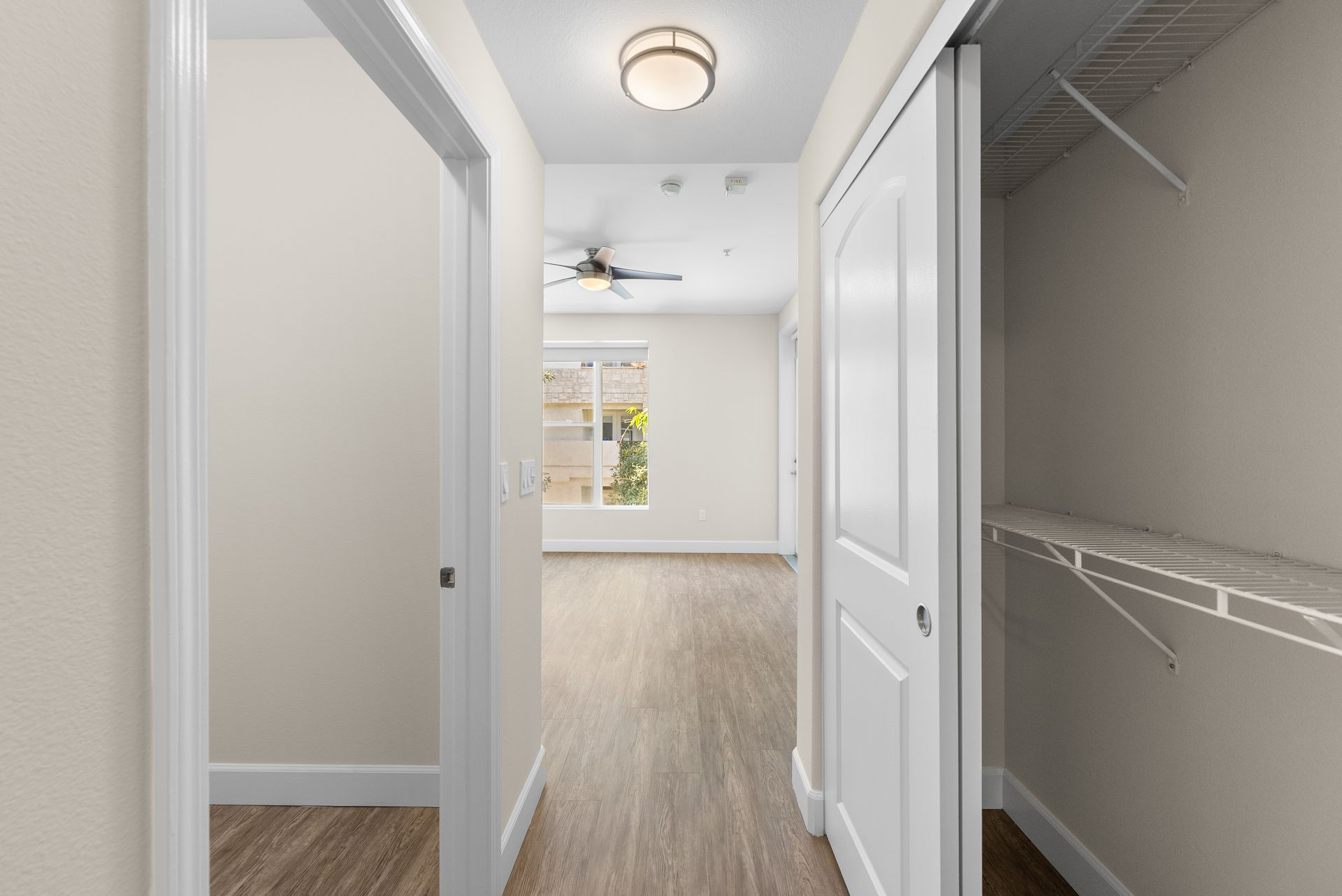 Sliding Photo Gallery Displaying Apartment Features