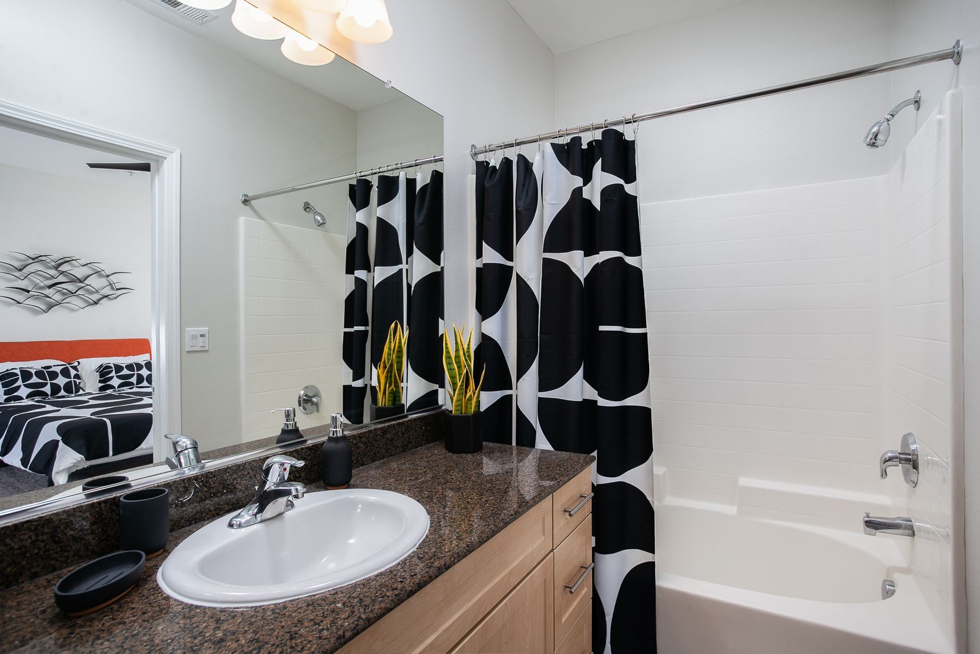 Sliding Photo Gallery Displaying Apartment Features #4