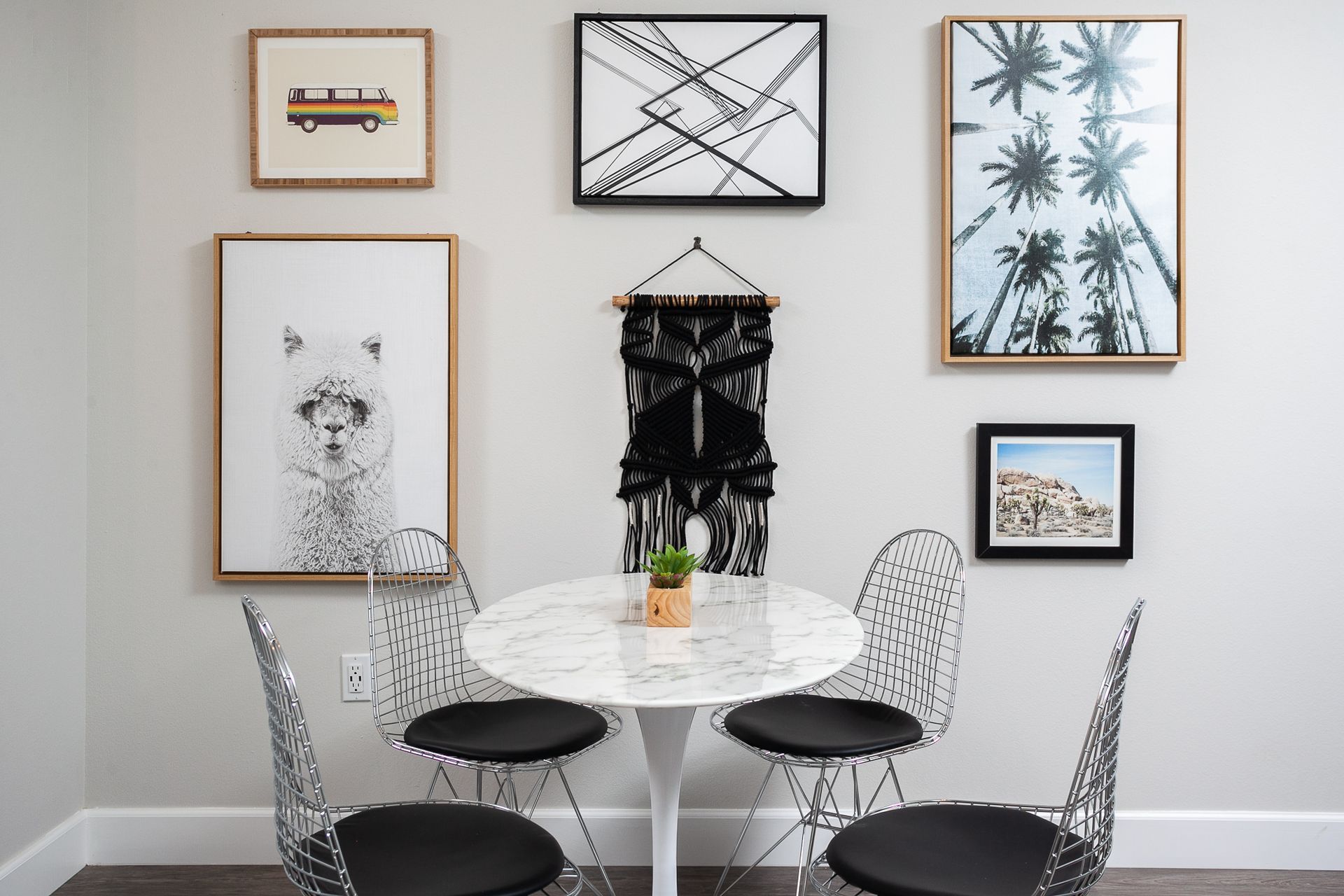 Sliding Photo Gallery Displaying Apartment Features #4
