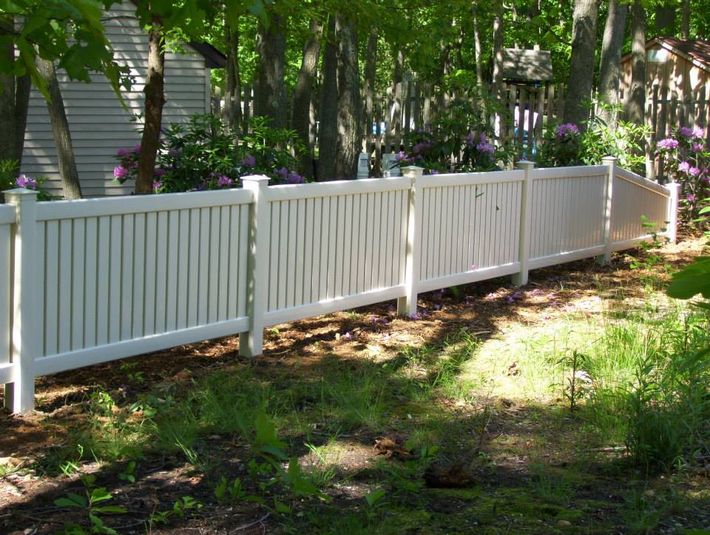 White Fence Made of Wood — Blue Anchor, NJ — Reyes Fence White Fence Made of Wood — Blue Anchor, NJ — Reyes Fence