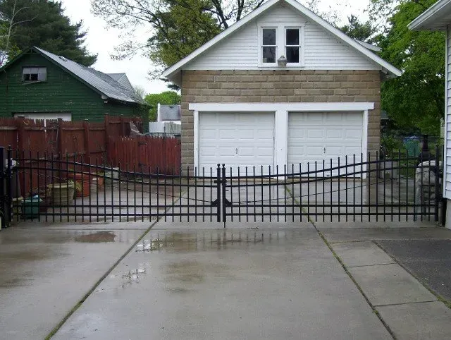 Front Of The Gate — Blue Anchor, NJ — Reyes Fence