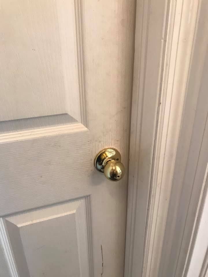 Dirty door | Lutz, FL | Our Clean Home