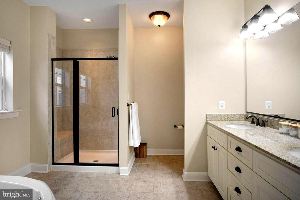 Bathroom| Belle Haven Classic | Covell Communities | Chester, Maryland 21619