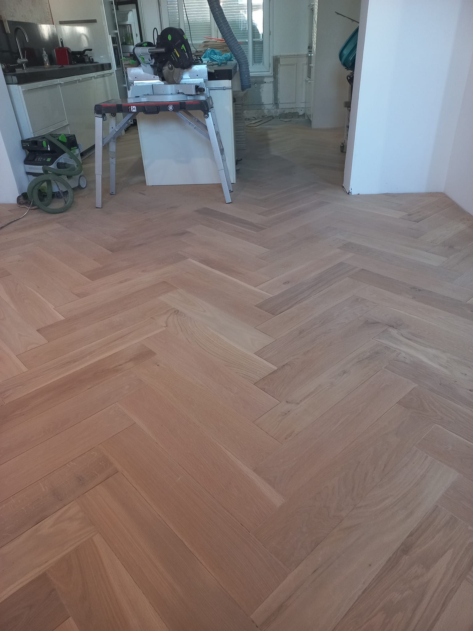 Visgraat vloer van hout