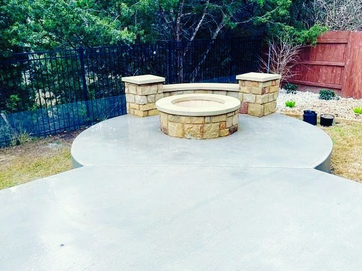 stamped-concrete-platform