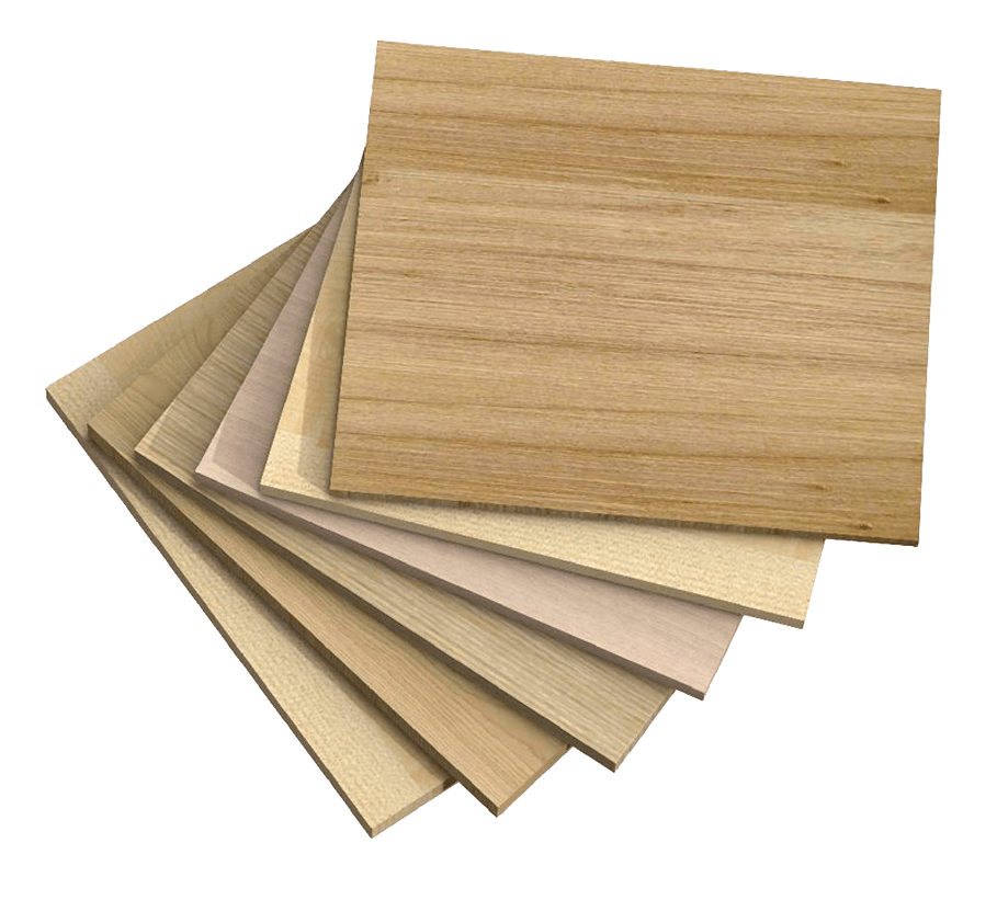 Un mucchio di diversi tipi di legno accatastati uno sopra l'altro