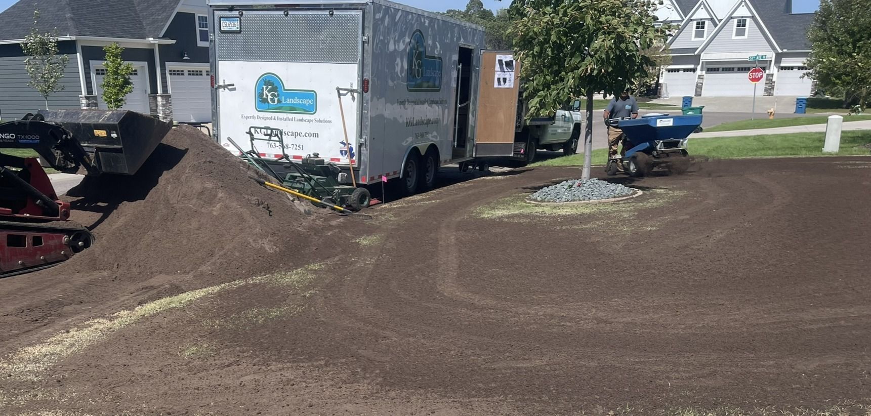 applying+lawn+topdressing+soil+lawn+renovation+Plymouth+MN+KG+Landscape