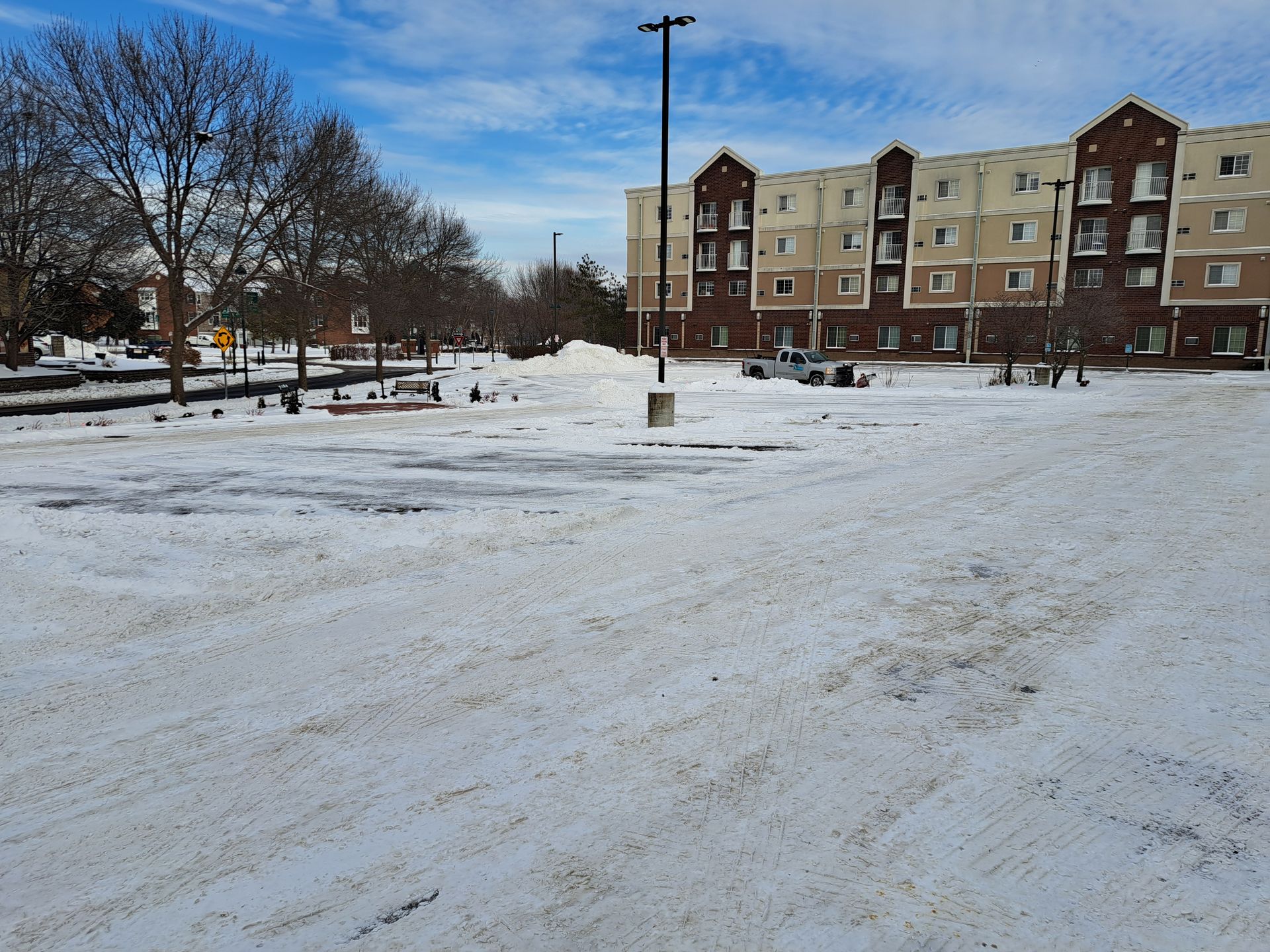 Apartment complex snow plowing in Minneapolis, MN