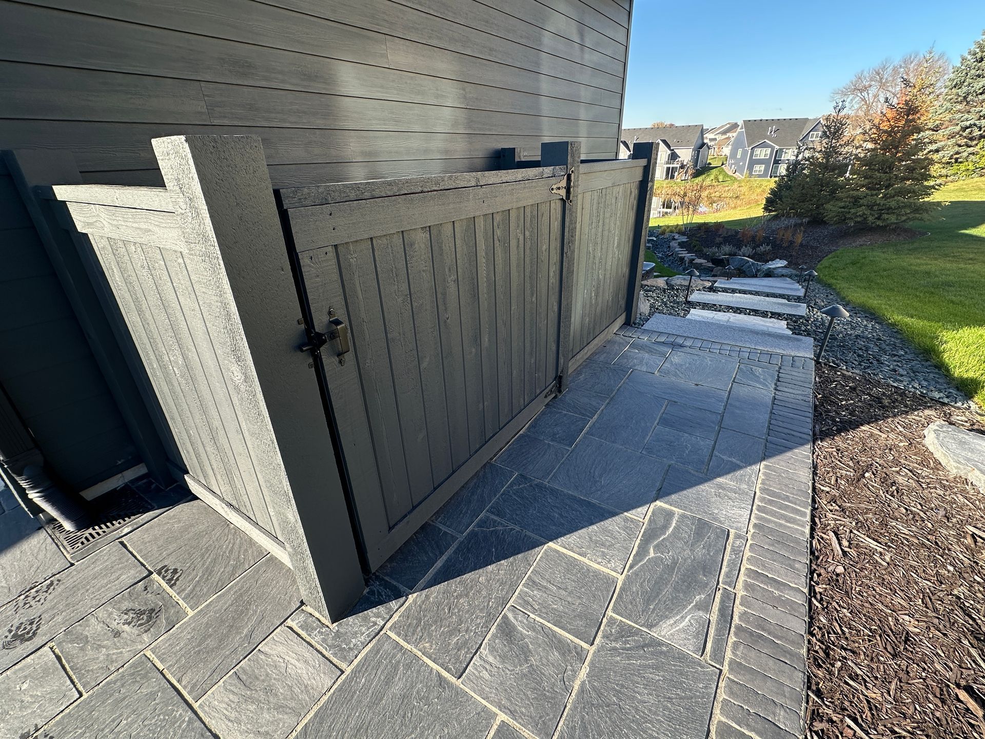 screen fencing for blocking view of garbage cans