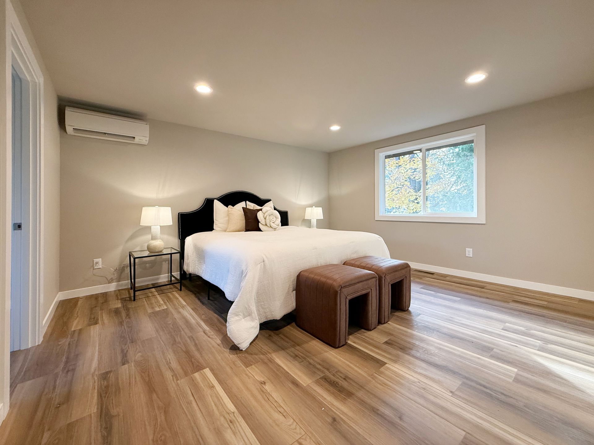 15905 118th Bothell House- master bedroom with bed